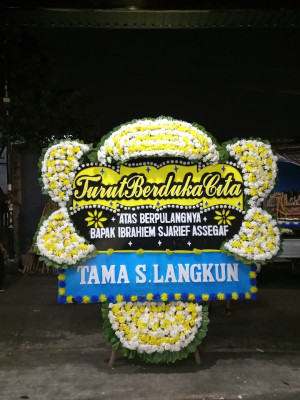 Papan Bunga Duka di Mane