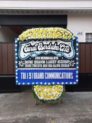 Papan Bunga Duka di Mane